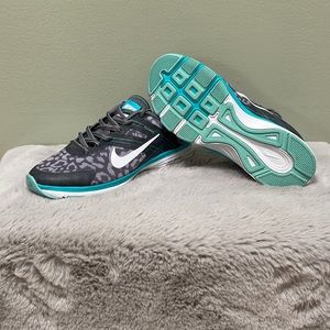 Nike Flywire Leopard Training Sneakers
